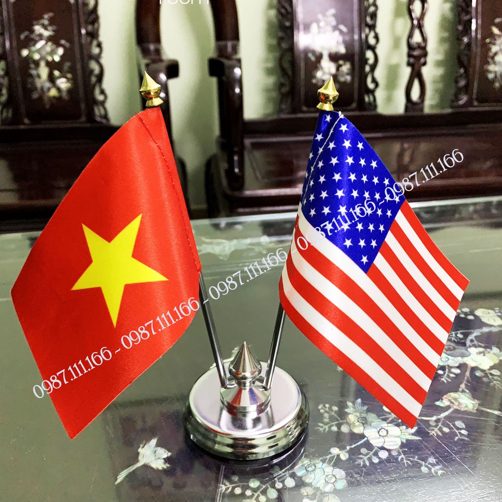 Cờ để taplo xe ô tô