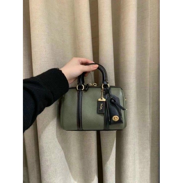 Túi Coach Ruby trống