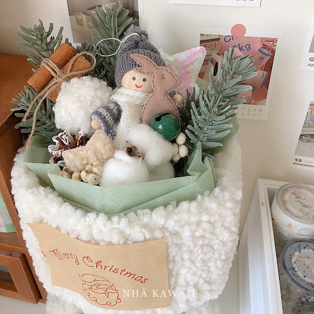 Bó hoa giáng sinh làm quà tặng noel sinh nhật, kèm túi giấy và đèn led