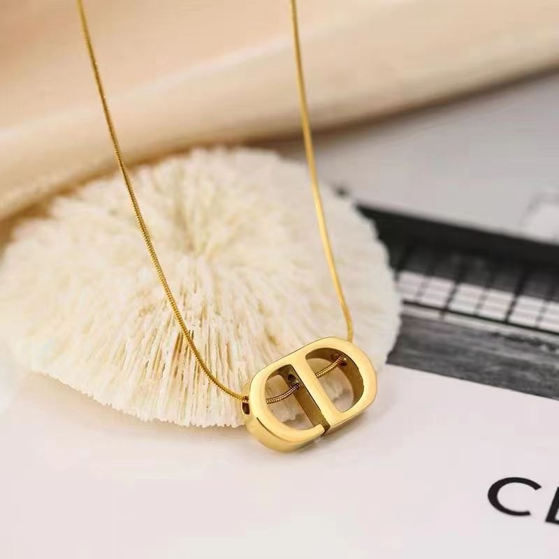 Vòng cổ Thép Titan Mặt Hình Mũi Heo Sang Trọng Cho Nữ
