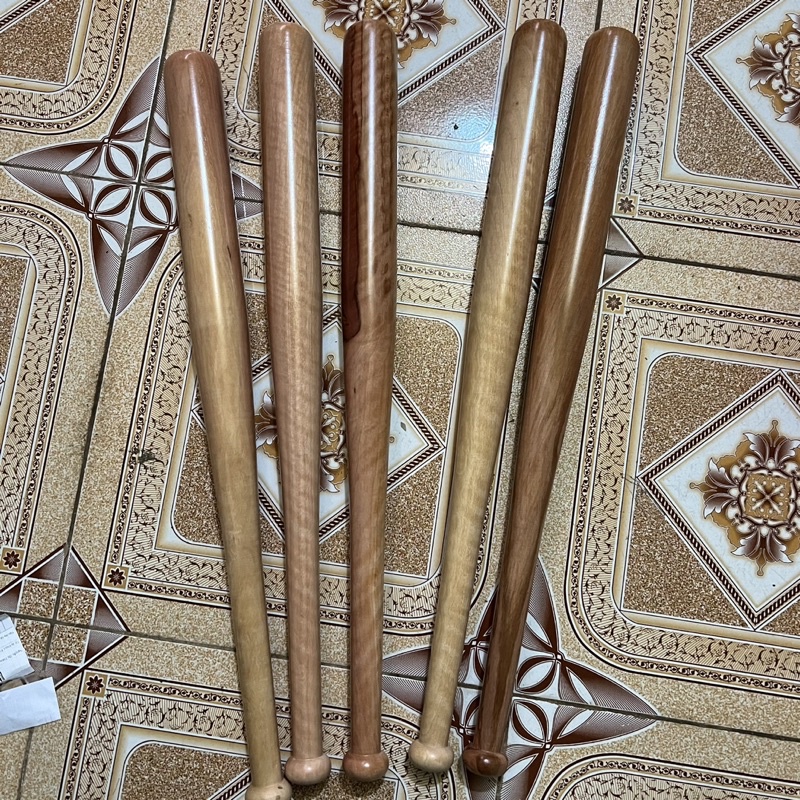 Gậy bóng chày gỗ đinh kích thước dài 65cm đường kính 5cm
