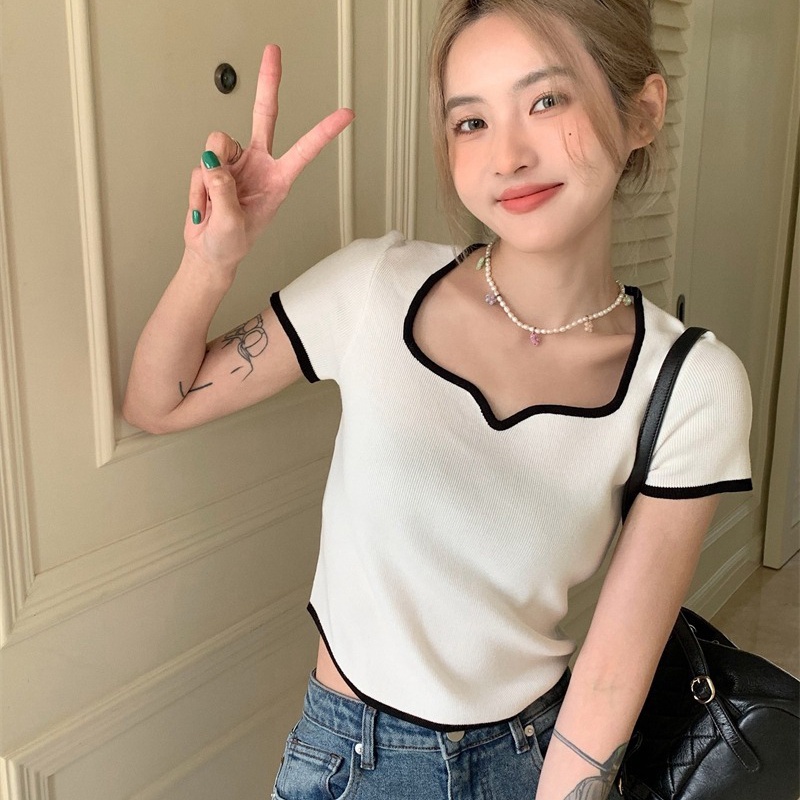 IELGY  IELGY Áo Ngắn Tay Cổ Vuông Thiết Kế Không Đồng Đều Thời Trang Theo Phong Cách Hàn Quốc