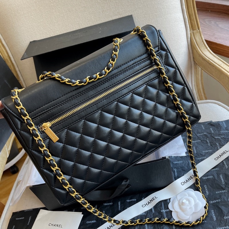 Túi xách công sở da mịn khoá vàng