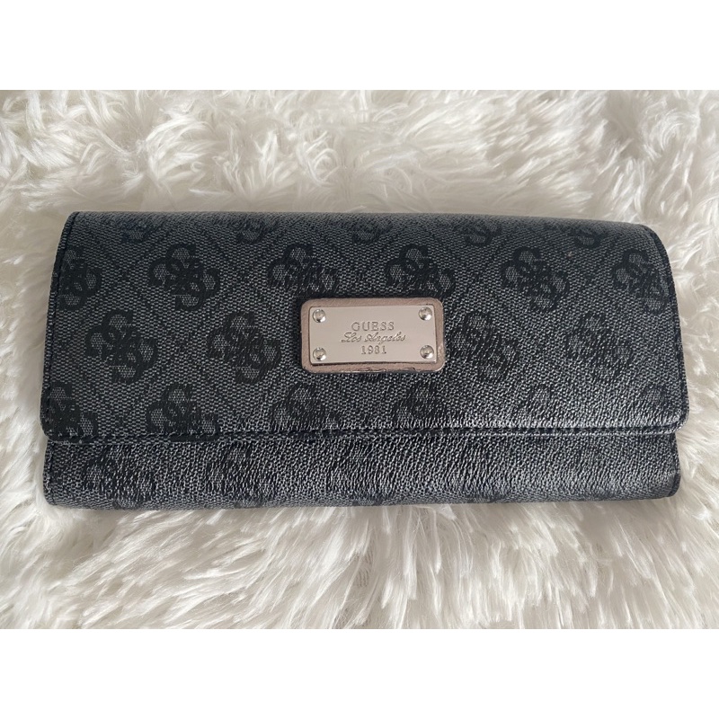 Ví cầm tay Guess used auth chính hãng