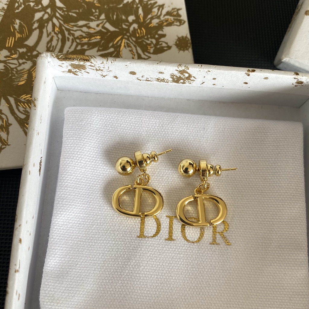 Bông Tai Dior Bằng Thép Titan In Chữ Thời Trang Sang Trọng Cho Nữ
