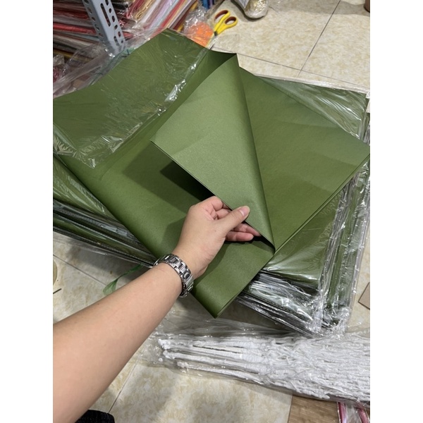1 tờ  GIẤY MỸ THUẬT Xanh lá đậm/ xanh rêu 50x75cm- 60gsm