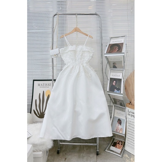 VÁY TRẮNG VINTAGE THÂN REN HOA 2 DÂY 161122