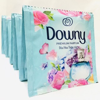 Dây nước xả Downy Đóa hoa thơm mát 10 gói x 20ml