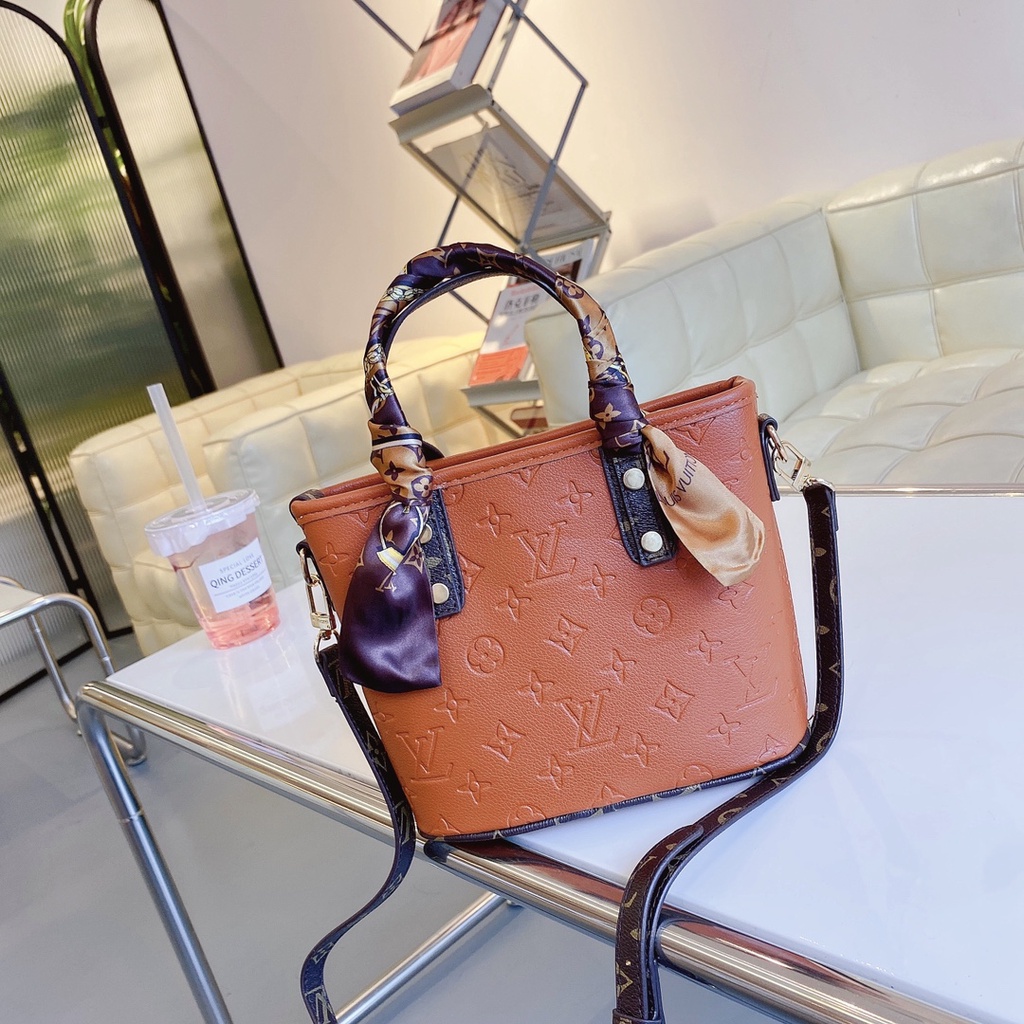 Túi Xách LV 2023 Màu Trơn Thời Trang Hàn Quốc Cho Nữ