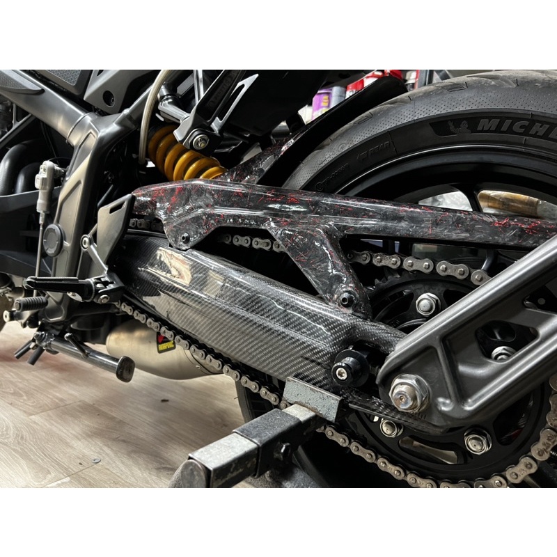 Ốp gắp Honda CB650R - CBR650R chất liệu Carbon Fiber.