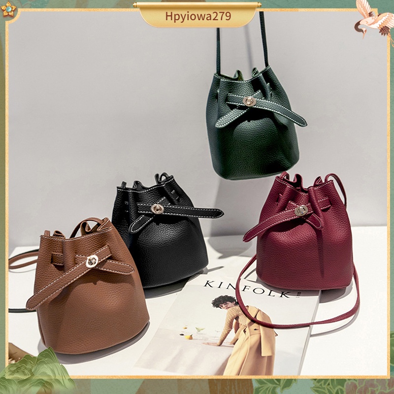 Có thể bán buôn Túi xô nữ Công suất lớn Màu tinh khiết Đường khâu xảo đeo vai PU thông thường Ilikebag Hàng giao ngay