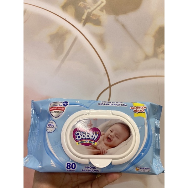 KHăn ướt Bobby có hương/ không hương 100 miếng