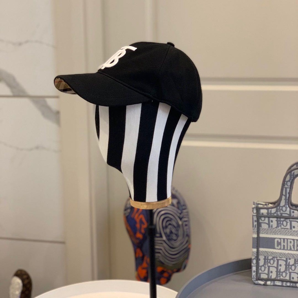 Mũ Lưỡi Trai Burberry Màu Trơn Dễ Phối Đồ Thời Trang Phong Cách Retro Cho Nam