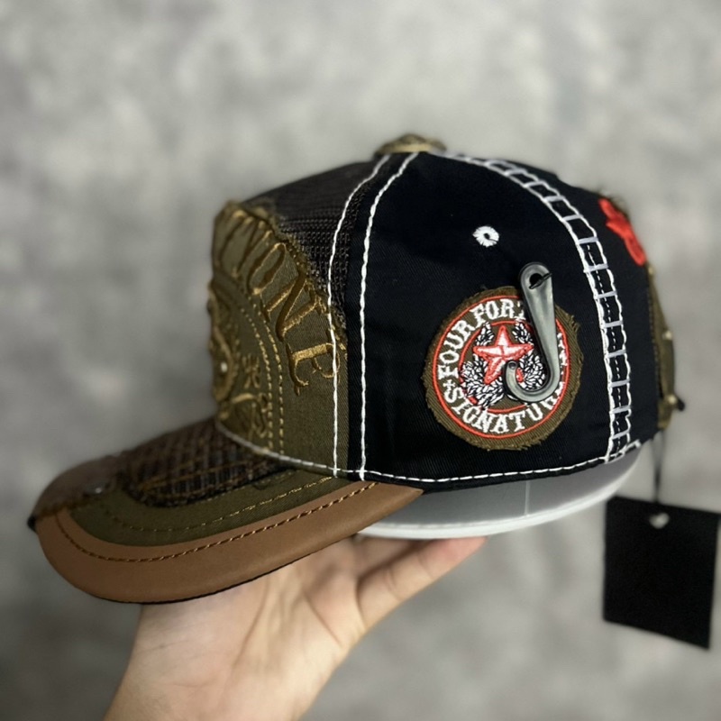 Nón Four hoa văn cực chất