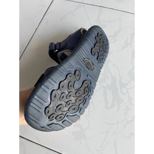 Sandal bé trai bi tis