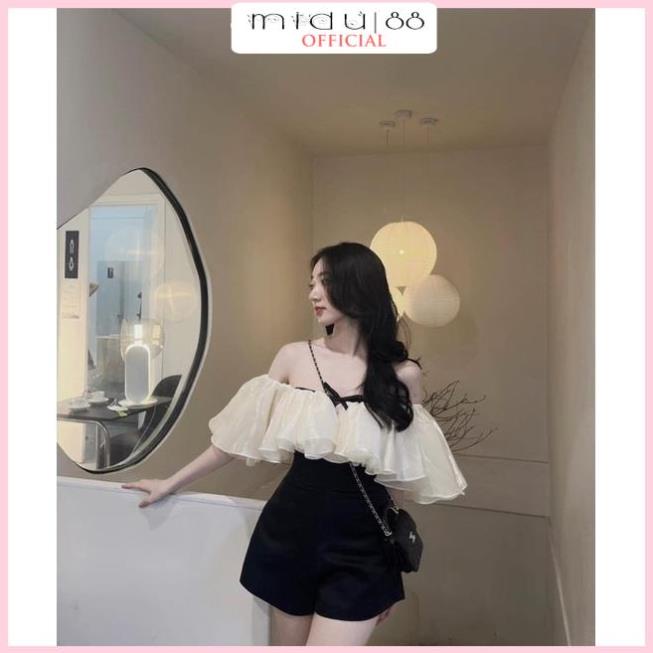 Set áo nude bẹt vai croptop bèo ngực kèm quần short đen
