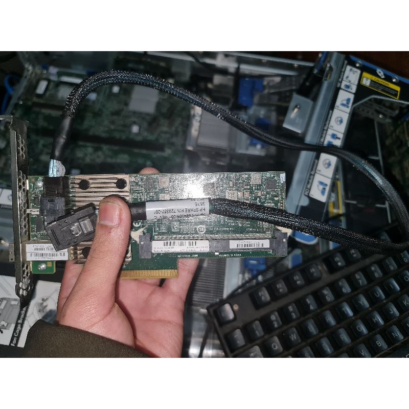 Card SAS P1224 HP 698465-001 kèm cáp chuyên dụng các dòng HPE StoreOnce