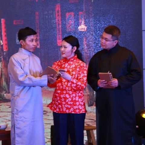 Giáo viên Áo Choàng Giáo Viên Dài Quốc gia Li Dazhao Áo Choàng Ôm Chéo Màu Xám Đen Trắng Xanh Navy Đỏ Drama 12.1 Của Li Dazhao