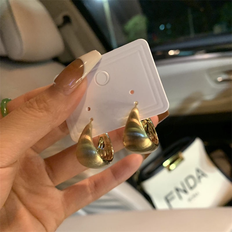 Khuyên Tai Kim Loại Thiết Kế Cọ Chải Phong Cách Năm 2023