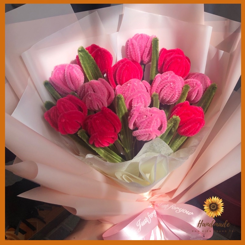 Bó hoa tulip handmade cực sang trọng