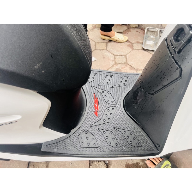 Thảm để chân cao su xe sh 2020-2022