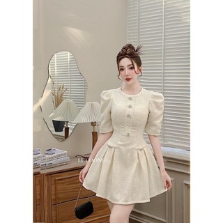 Đầm cổ tròn nút hạt dáng xòe