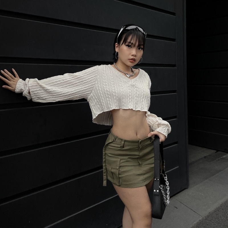 _Áo len cổ V croptop | Meri top