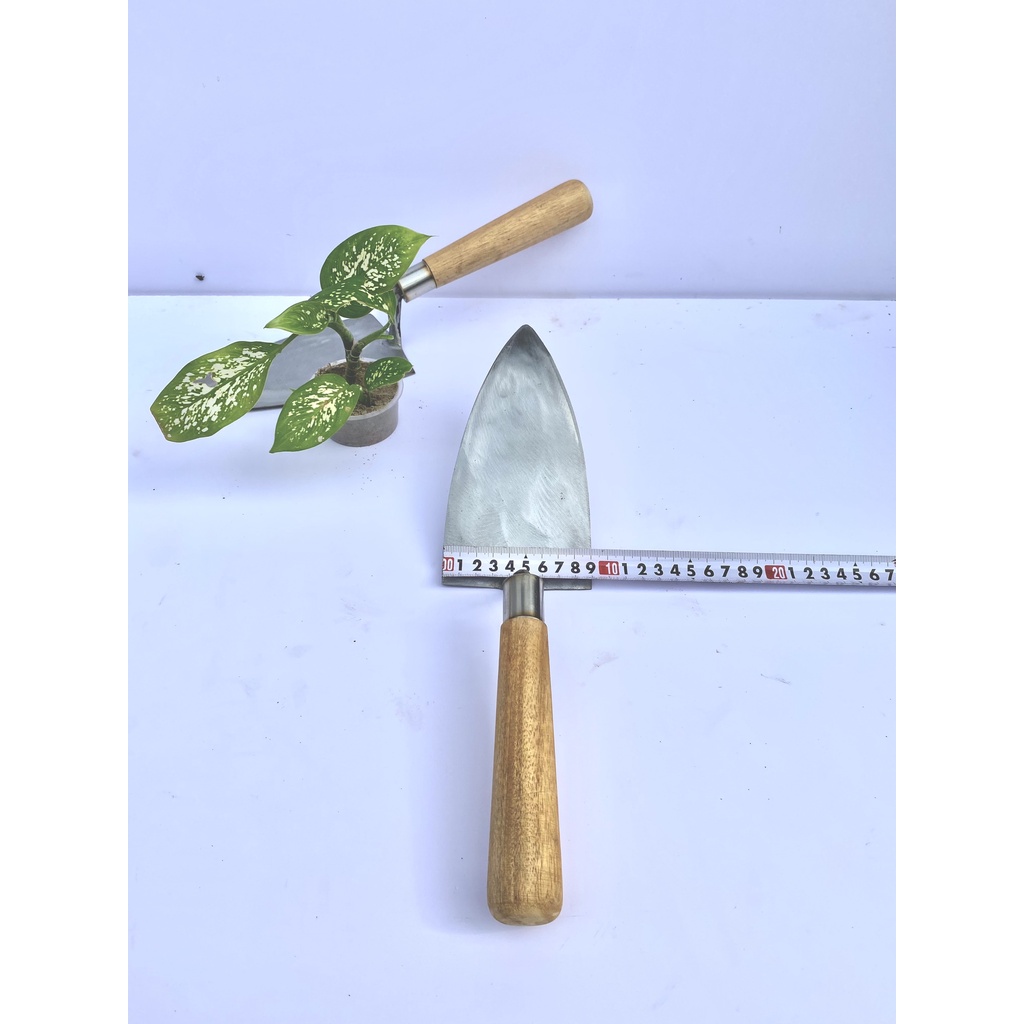 Bay Huế xây tô được rèn thủ công bằng thép nguyên chiếc bay chiếc lá