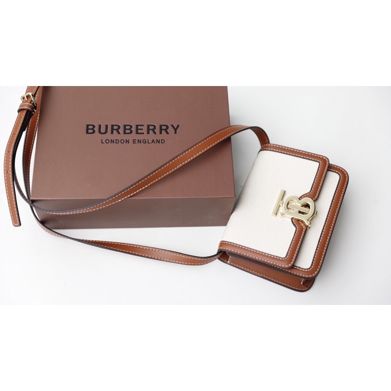 Túi đeo chéo Burberry mini bag size 16cm lót da bò quai chỉnh nấc fullbox