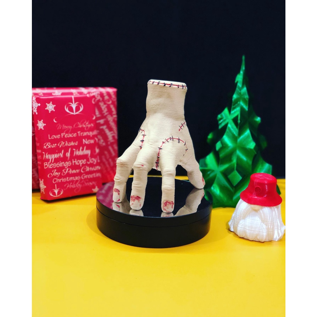 Bàn tay The Thing trong phim Wednesday,Gia đình Addams Family