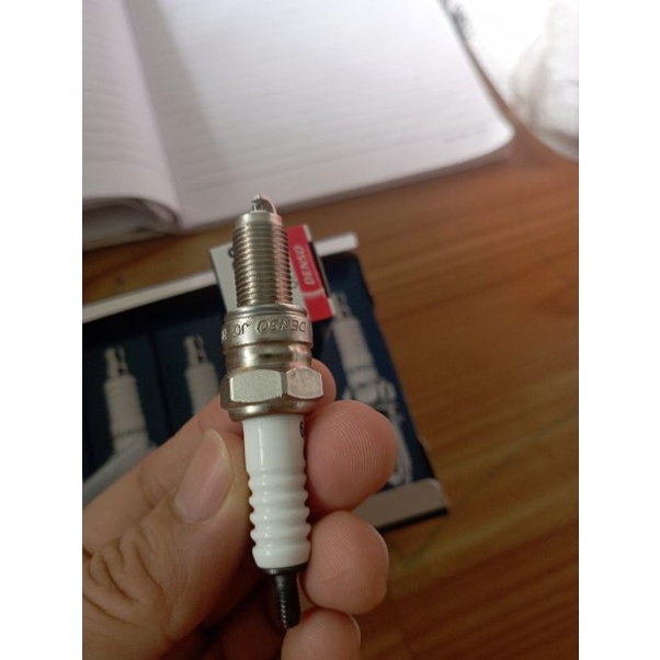 Bugi Denso Platinum U20EPR9 chân dài có điện trở cho xe AB,VISION, VARIO, PCX,...