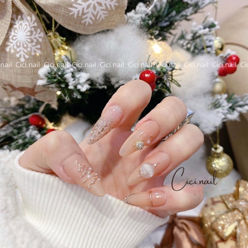 Móng Giả Thiết Kế Sơn Gel Nude Hoạ Tiết Giáng Sinh Quả Cầu Tuyết Nổi Hot Hit 2022