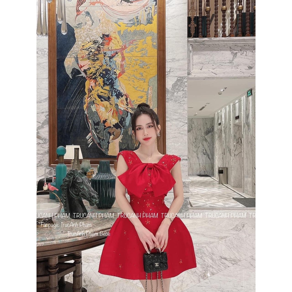 Đầm tafta nơ . Size dưới 54kg vừa. Có nhiều màu. KÈm hình chụp thật 100%. ĐƠn giản mà đẹp. Mua nhanh kẻo hết