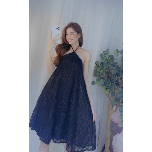 đầm yếm lông vũ hở lưng vkv