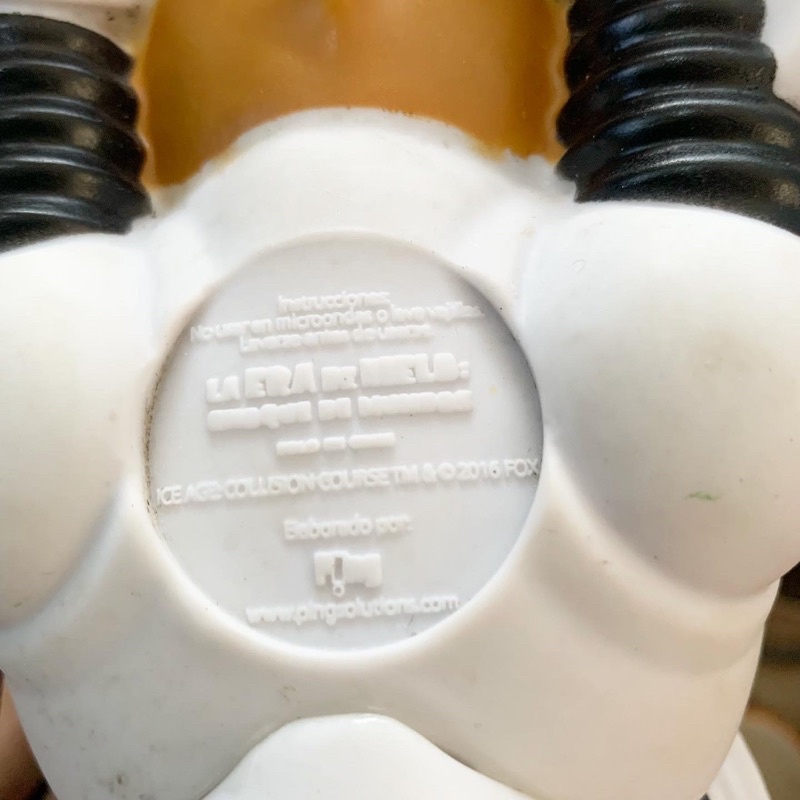 Bình trang trí Scrat trong phim Ice Age kỷ băng hà mô hình đồ chơi