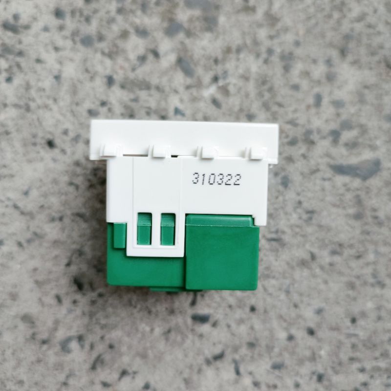 Ổ cắm đa năng có màng che và dây nối đất 16A Panasonic WEV1171SW dòng Wide series