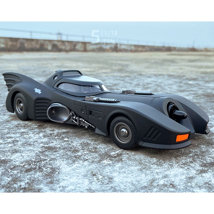 Mô hình Siêu xe DC Batman 1989 Batmobile scale 1/18