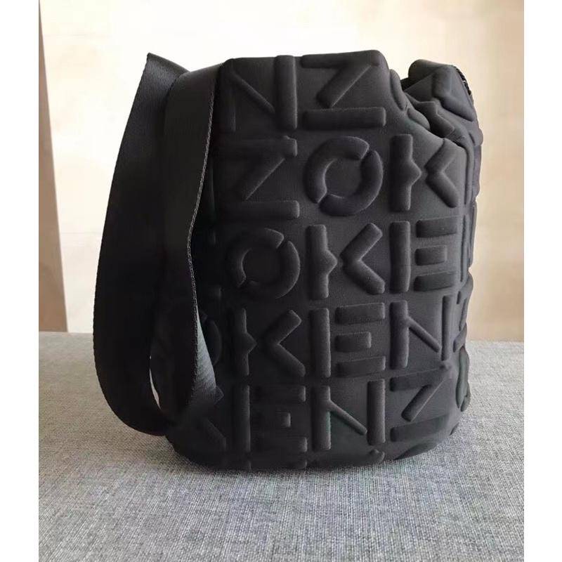 Túi Xách bucket Vải Mềm Màu Đen In Họa Tiết zo