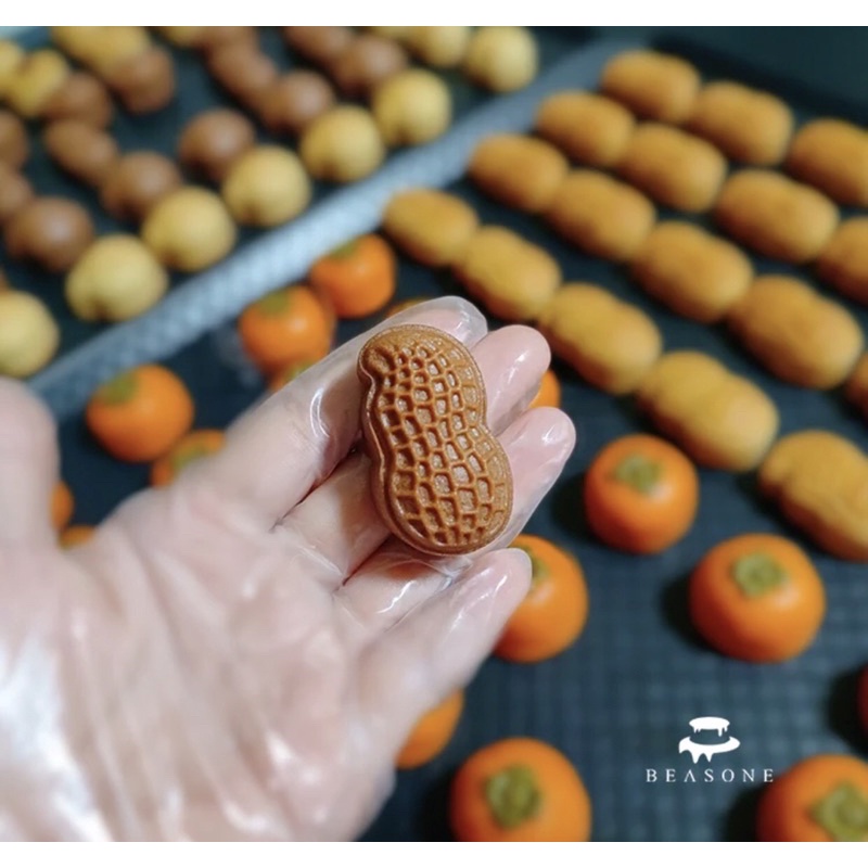 Khuôn bánh hình đậu phộng trái hồng 20gr khuôn nhấn lò xo