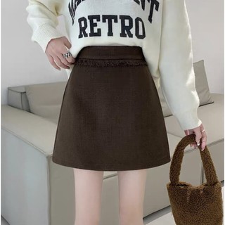 Chân váy a ngắn 1 đường ngang tua rua dáng basic