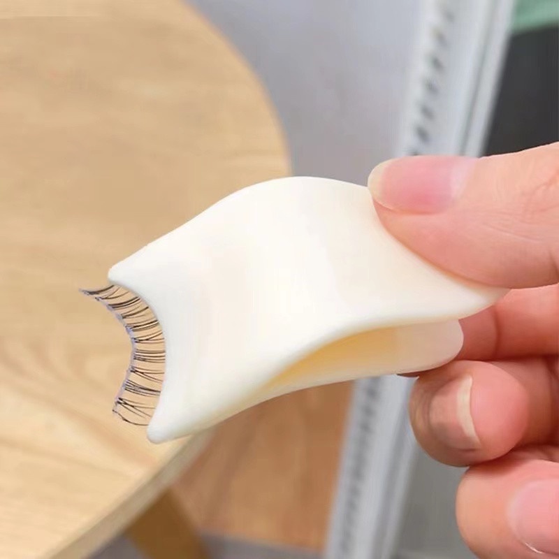 Dụng Cụ Hỗ Trợ Gắn Mi Giả Bằng Nhựa Tiện Lợi