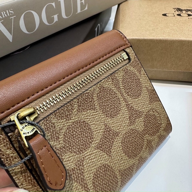 Ví coach nắp gập