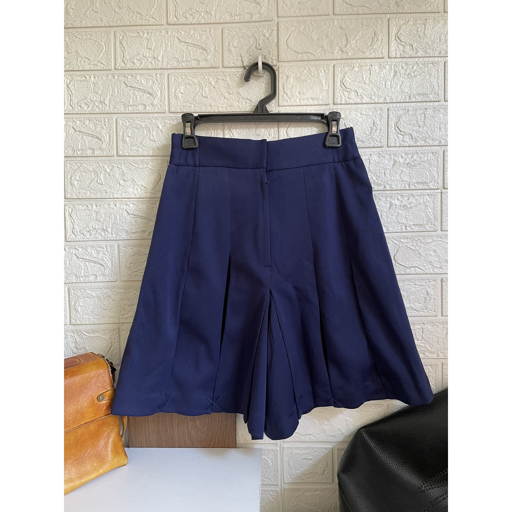 (Thanh lý đồ cá nhân New) Quần short ống rộng xếp ly