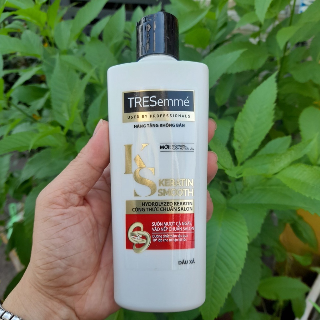 (140g hàng khuyến mãi) Dầu Xả Tresemmé Keratin Smooth Tinh Dầu Argan Và Keratin Vào Nếp Suôn Mượt
