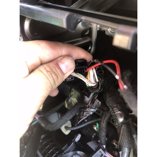 Loa trung tâm theo xe Ford Everest, Wwiltrack 2019-2022, loa center theo xe ford Everest và Wiltrack 2019-2022