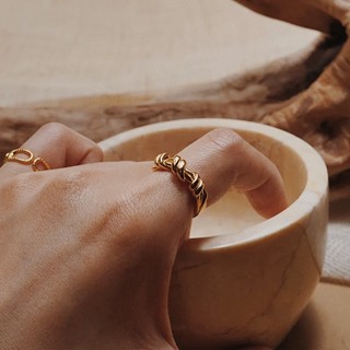 Larosa: Nhẫn xoắn basic nữ tính [N043]
