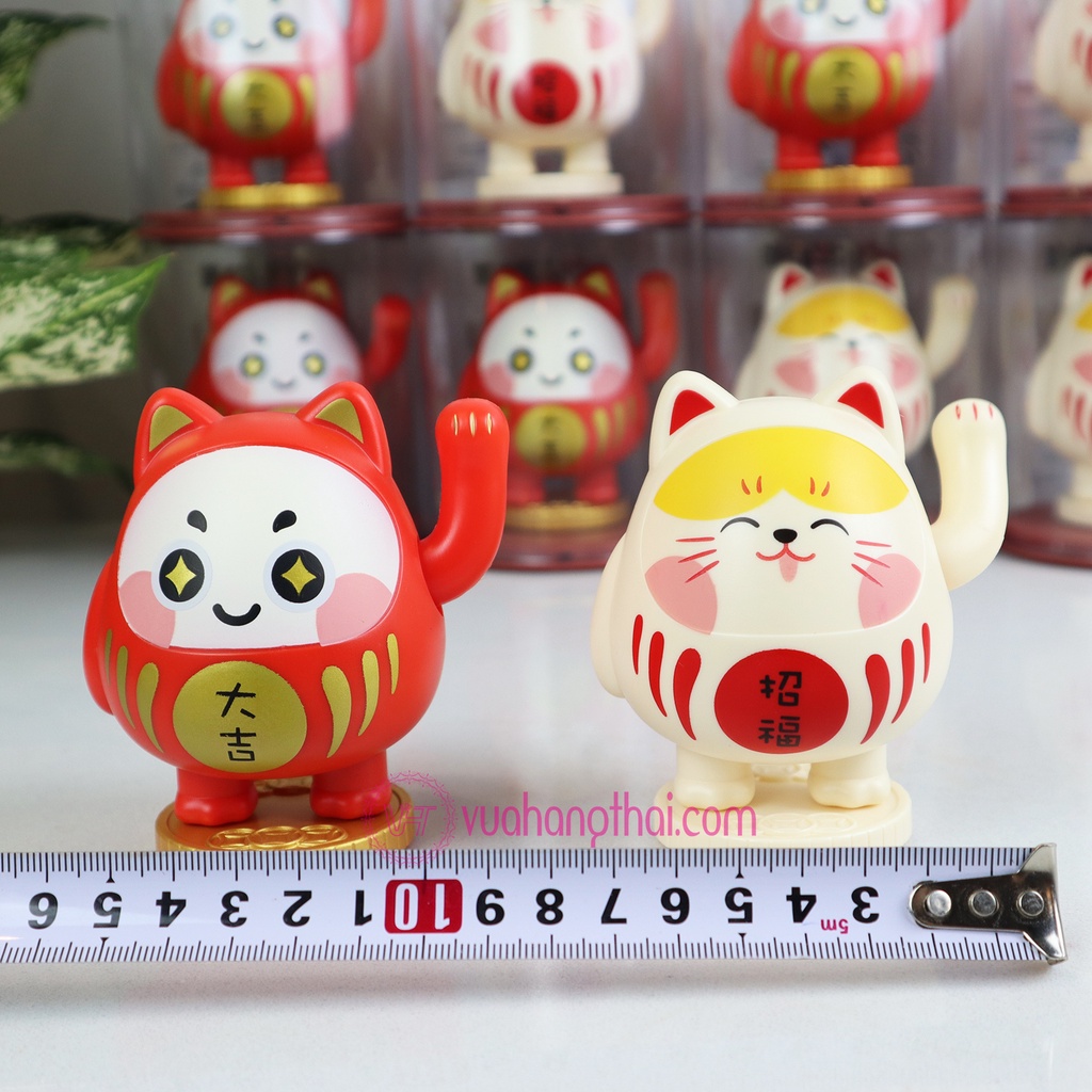 Mèo Thần Tài Vẫy Tay May Mắn Daruma Dùng Năng Lượng Mặt Trời - Trang trí taplo xe hơi, oto, bàn làm việc, phòng khách