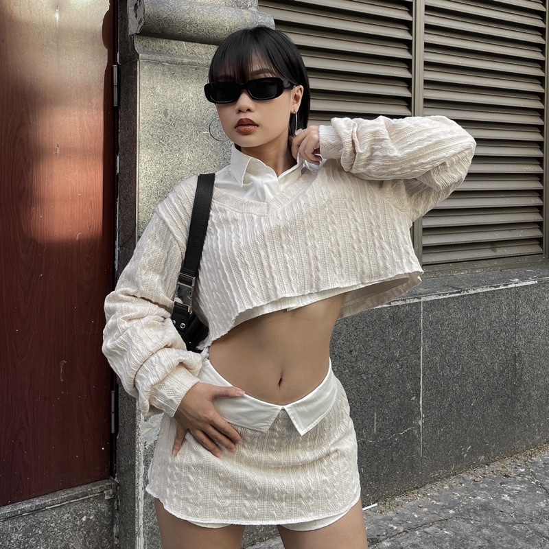 _Áo len cổ V croptop | Meri top