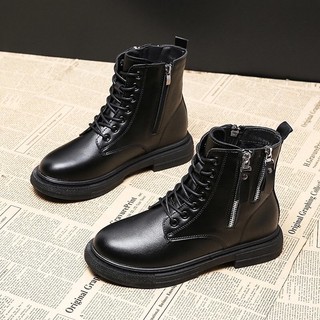 Boot nữ cổ ngắn 2P khoá cạnh 1 khoá kéo và 2 khoá tranh trí Mã 333