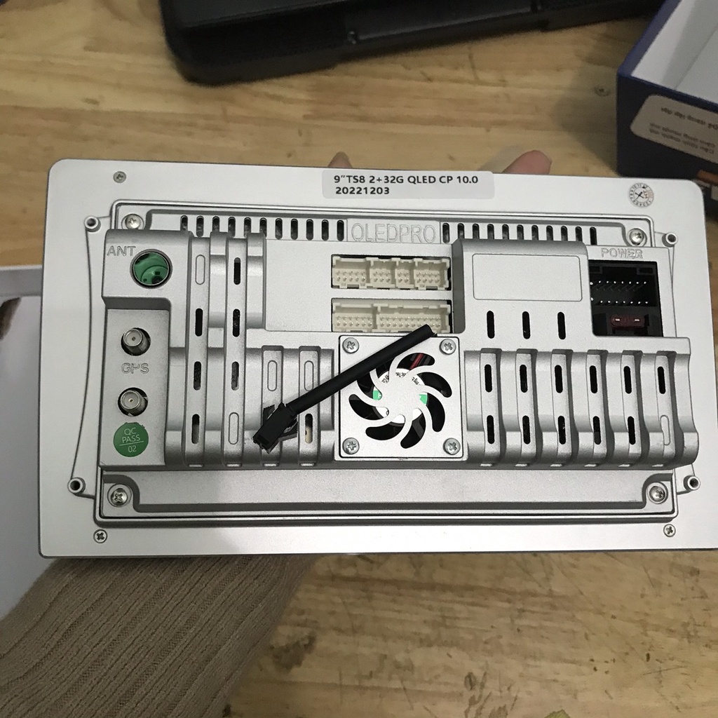 Màn hình ô tô Android Oled  Pro  A3, 9INCH, Ram 2/32GB, có quạt tản nhiệt